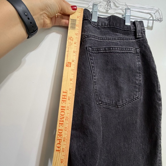 Abercrombie & Fitch Washed Black The 90’ Relaxed High-Rise Jeans - Picture 7 of 8